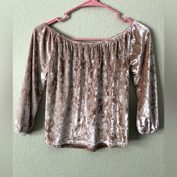 Hollister top - Picture 2 of 2